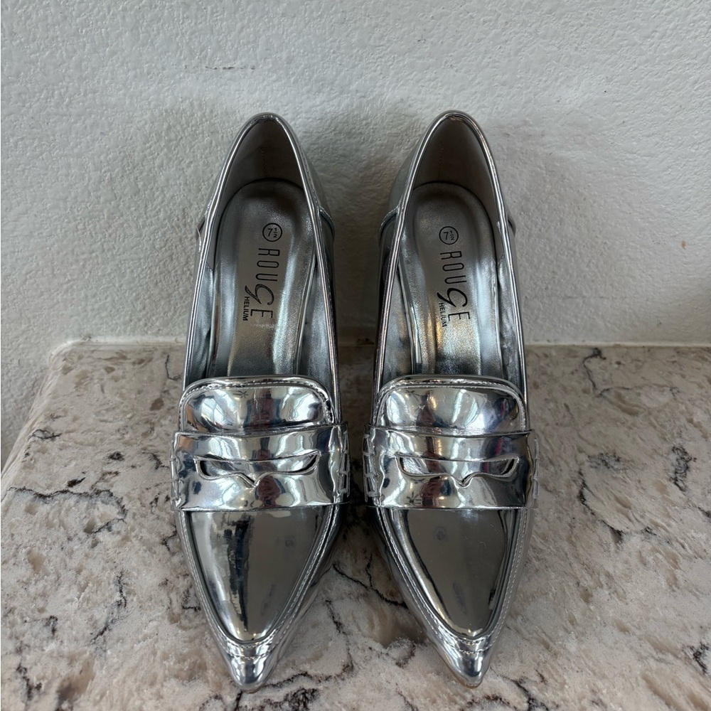 NWOT Rouge Helium Metallic Silver Pointed-Toe Block Heel Loafers - Picture 4 of 10